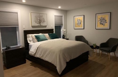 Lakeshore Casa | Woodslee Bed and Breakfast
