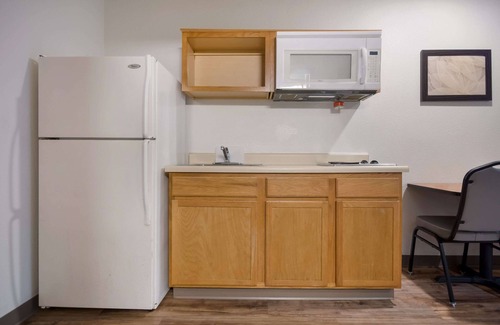 Simpsonville Hotel | WoodSpring Suites Greenville Simpsonville