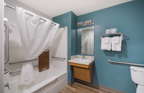 Simpsonville Hotel | WoodSpring Suites Greenville Simpsonville