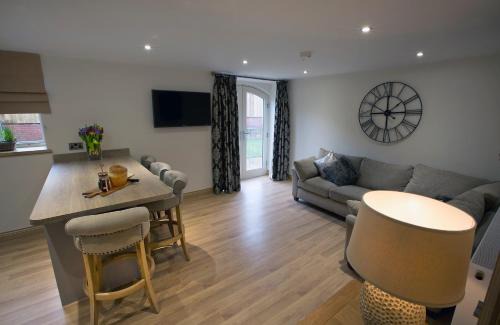 Astbury Casa | Woodspurge Cottage, Drift House Holiday Cottages