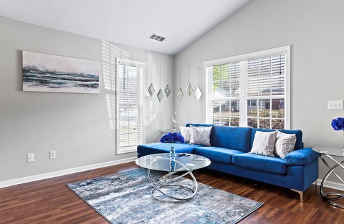 Woodstock Casa | Woodstock Cozy Home - Cozy, Fast Wi-Fi, & More