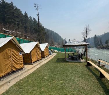 Pahalgam Otro | Woodswalk Resorts