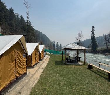 Pahalgam Otro | Woodswalk Resorts