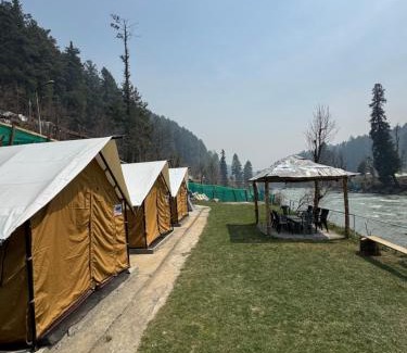 Pahalgam Otro | Woodswalk Resorts