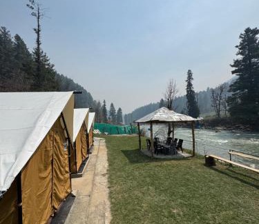 Pahalgam Otro | Woodswalk Resorts