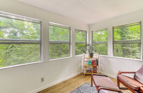 Bella Vista Cabaña | Woodsy Bella Vista Vacation Rental w/ Game Room!