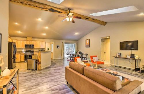 Three Rivers Casa | Woodsy Bend Vacation Rental - Pet Friendly!