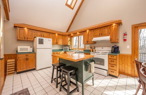 Sky Valley Casa | New! Get Your Creek On: Lake Access, Fireplace, Grill, Fire Pit!