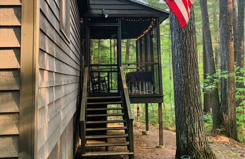 Bridgton Cabina | Woodsy Highland Lake Cabin, Water access, Near Naples, Skiing and Golf
