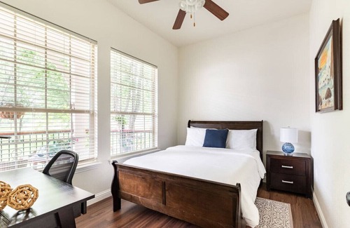 Manchaca Casa | Woodsy Retreat Private 2BD/1BA Covered Parking