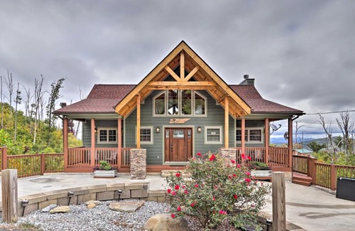 Chalet Village North Casa | Woodsy Retreat with Fire Pit and Resort Amenities