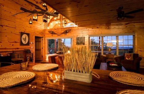 Chalet Village North Casa | Woodsy Retreat with Fire Pit and Resort Amenities