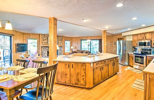 Sky Valley Cabaña | Woodsy Sky Valley Cottage, 8 Mi to Dillard!