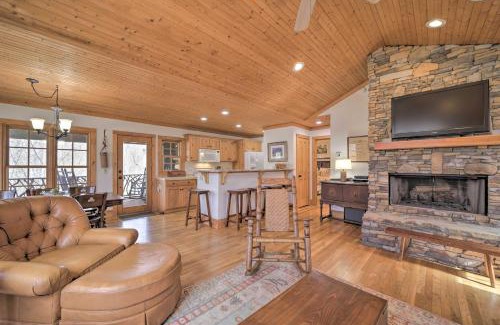 Cashiers Casa | Woodsy Smoky Mtn Hideaway with Grill and Views!