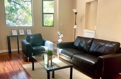 Woodside Casa | Woodsy Woodside Oasis