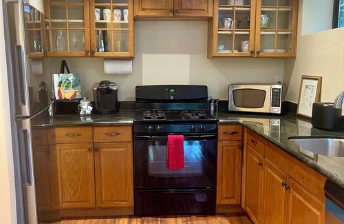 Woodside Casa | Woodsy Woodside Oasis