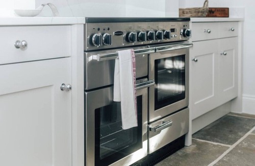 Henley Casa | Woodvale Retreat - Sleeps 20