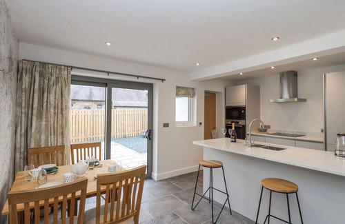 Pooley Bridge Casa | WOODVIEW, with open fire in Pooley Bridge