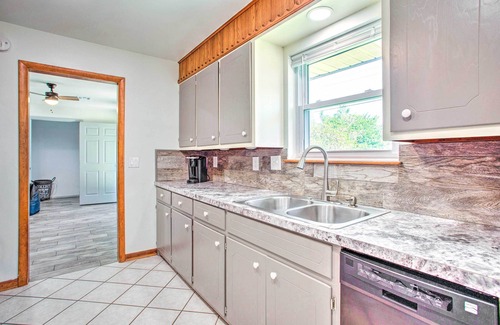 Woodward Casa | Woodward Home Near Crystal Beach Water Park!