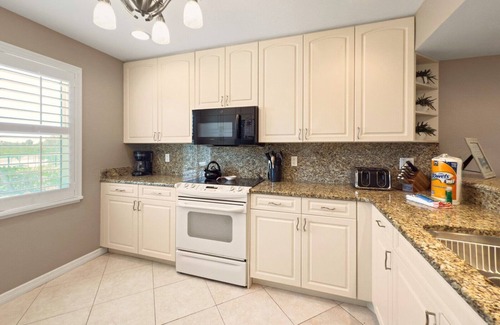 Boca Grande Casa | Woodwind Beach 11 | Pet Friendly | Beachfront | Community Pool | Sleeps 6