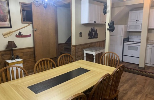 Benton Cabina | Woodwose Cabin - Adventures Now
