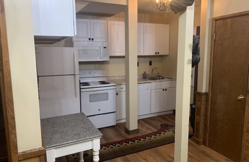 Benton Cabina | Woodwose Cabin - Adventures Now
