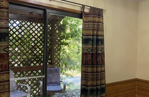 Benton Cabina | Woodwose Cabin - Adventures Now
