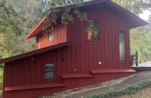 Benton Cabina | Woodwose Cabin - Adventures Now