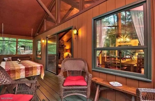 Hamlin Casa | Woody Retreat Intimate Chalet + Oak Sauna