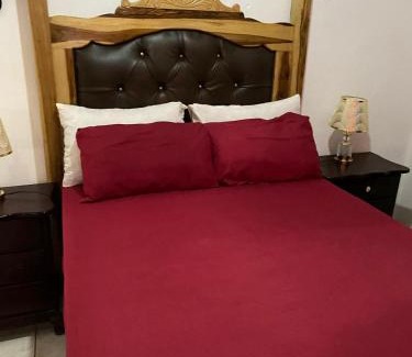 Port Antonio Casa | Woody Town Centre Apartment
