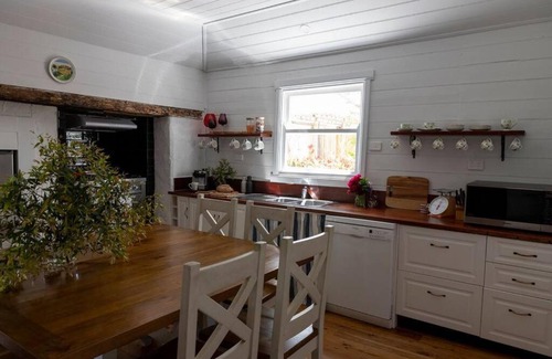 Taralga Casa | Woolbrook Cottage - Charming 1890's Heritage