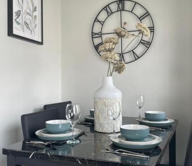 Liverpool Apartamento | Woolton Escape Light-filled Free Parking