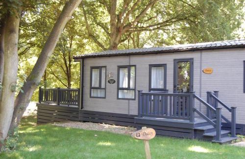 Woolverstone Casa | Woolverstone Marina and Lodge Park