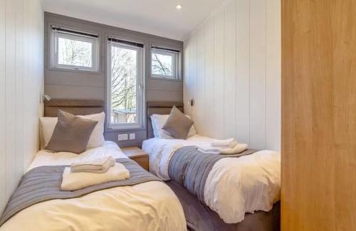 Woolverstone Casa | Woolverstone Marina and Lodge Park
