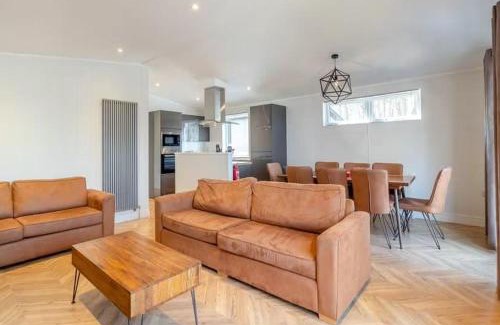 Woolverstone Casa | Woolverstone Marina and Lodge Park