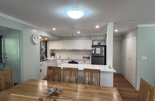 Woorim Casa | Woorim Waves Beach House (dog friendly)