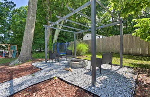 Indian Hill Casa | Worcester Family Home with Expansive Backyard!