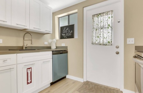 Tarpon River Casa | Work-friendly duplex 1, shared hot tub! Near Las Olas Blvd