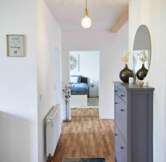 Ludwigshafen-Friesenheim Apartamento | Work from Home 2BR, FREE parking,Netflix,Near BASF