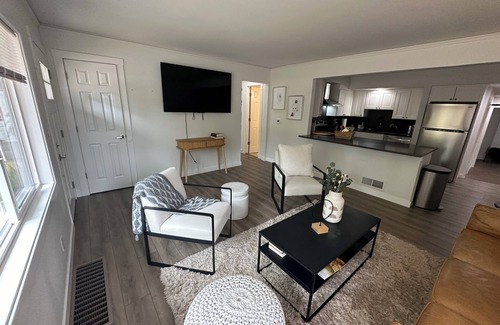 Parkrose Heights Casa | Work from home in luxury - Enjoy living in a fully renovated four bedroom!