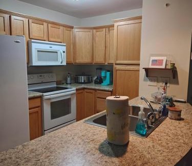 New Bern Casa | Work Groups Welcome! 3 Bedroom House with screened in porch