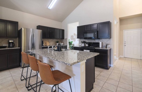McNeil Casa | Work & Play 4BR in Tech Ridge | King and Queens