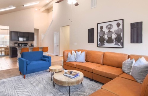 McNeil Casa | Work & Play 4BR in Tech Ridge | King and Queens