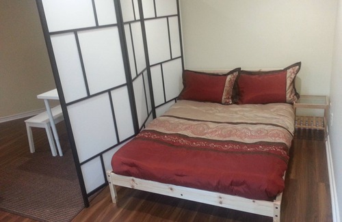 Ottawa Division Casa | Work-Play Suite Near The Ottawa Airport & LRT