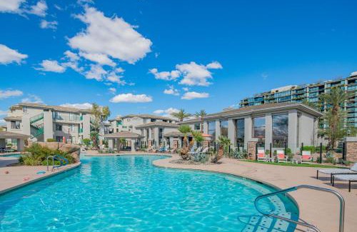Kierland Apartamento | Work Remotely, Swim Luxuriously N390