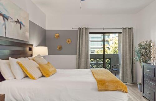 Kierland Apartamento | Work Remotely, Swim Luxuriously N390