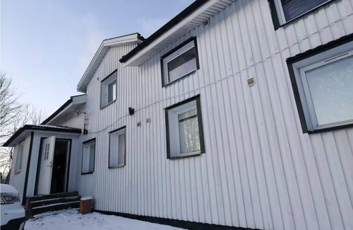 Save Apartamento | Workers - 5BR - 1bath - Säve - Parking lot