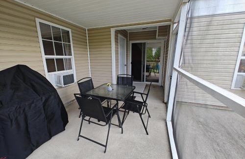 New Bern Casa | Workers Love It Here! 3 Bedroom House with screened in porch