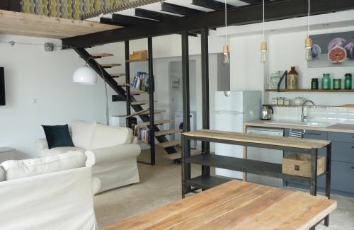 Semur-en-Auxois Apartamento | Workshop n°2 for 6 people with shared pool