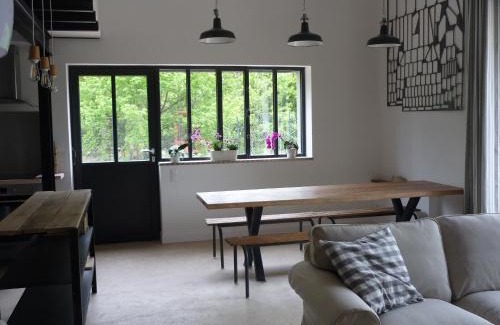 Semur-en-Auxois Apartamento | Workshop n°2 for 6 people with shared pool